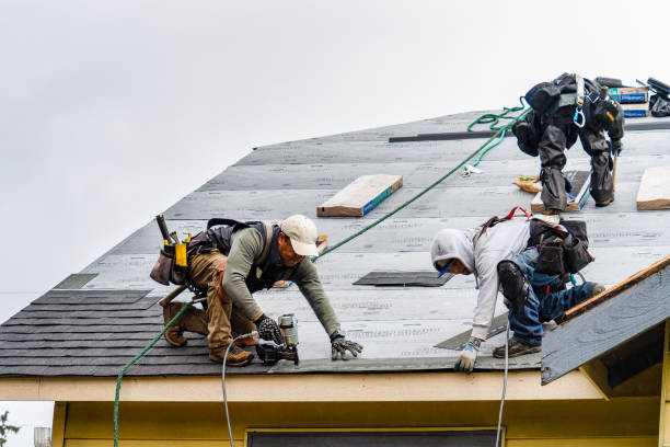 Professional Gutter Installation technician working in Manning, OR